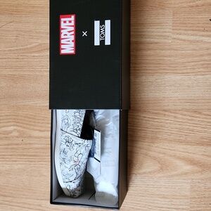 Marvel x Tom's Women's Size 6